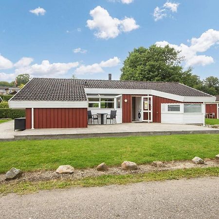 6 Person Holiday Home In Bjert Binderup Strand Eksteriør billede